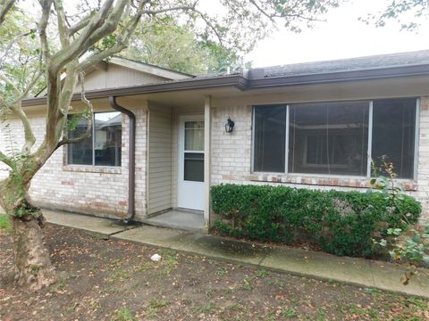 1517 Silverpines Road Houston TX 77062
