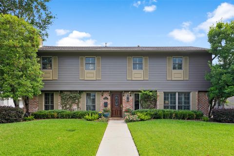 Photo of 10626 Valley Forge Drive, Houston, TX 77042 (MLS # 43837956)