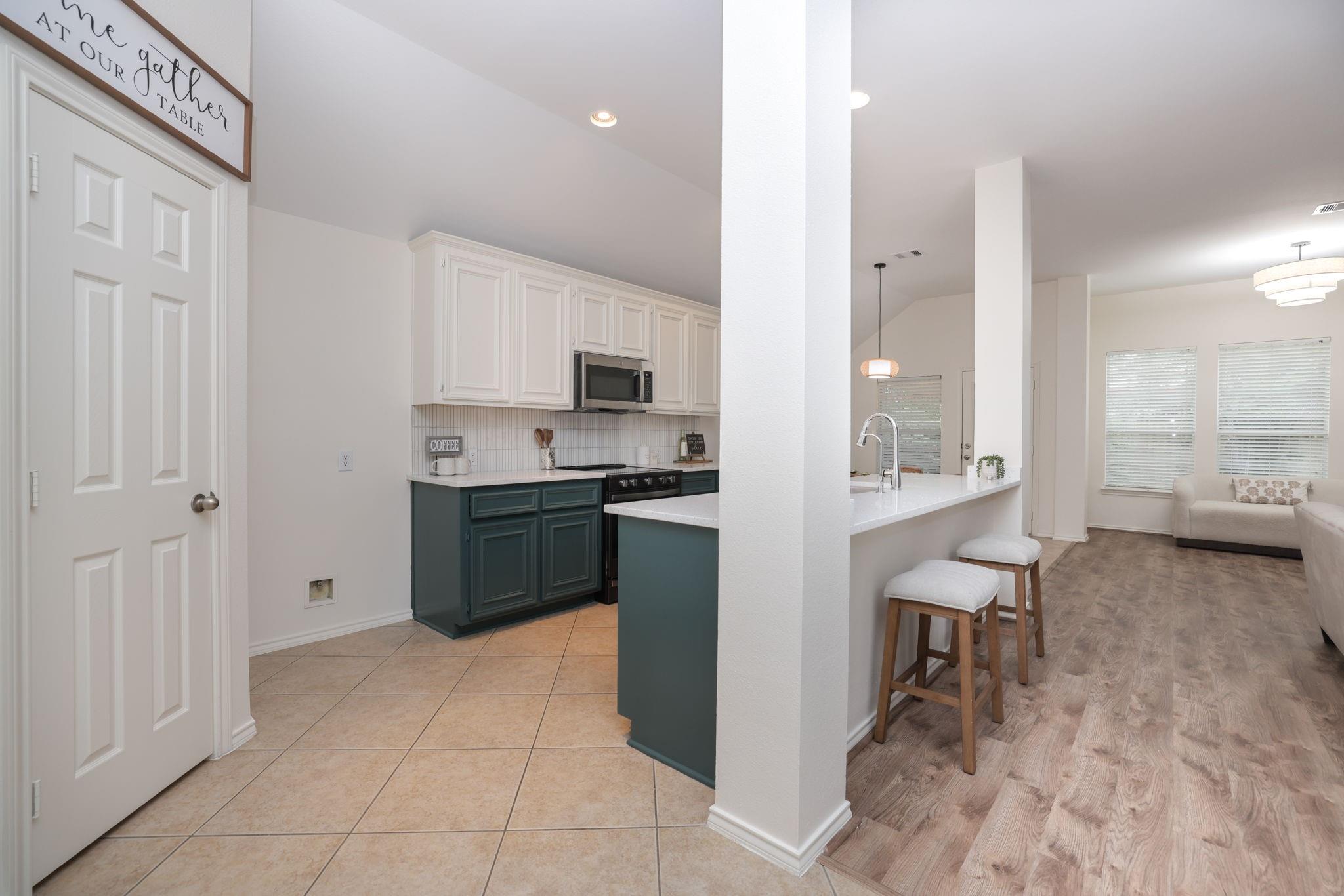 4814 Mosaic Canyon Court