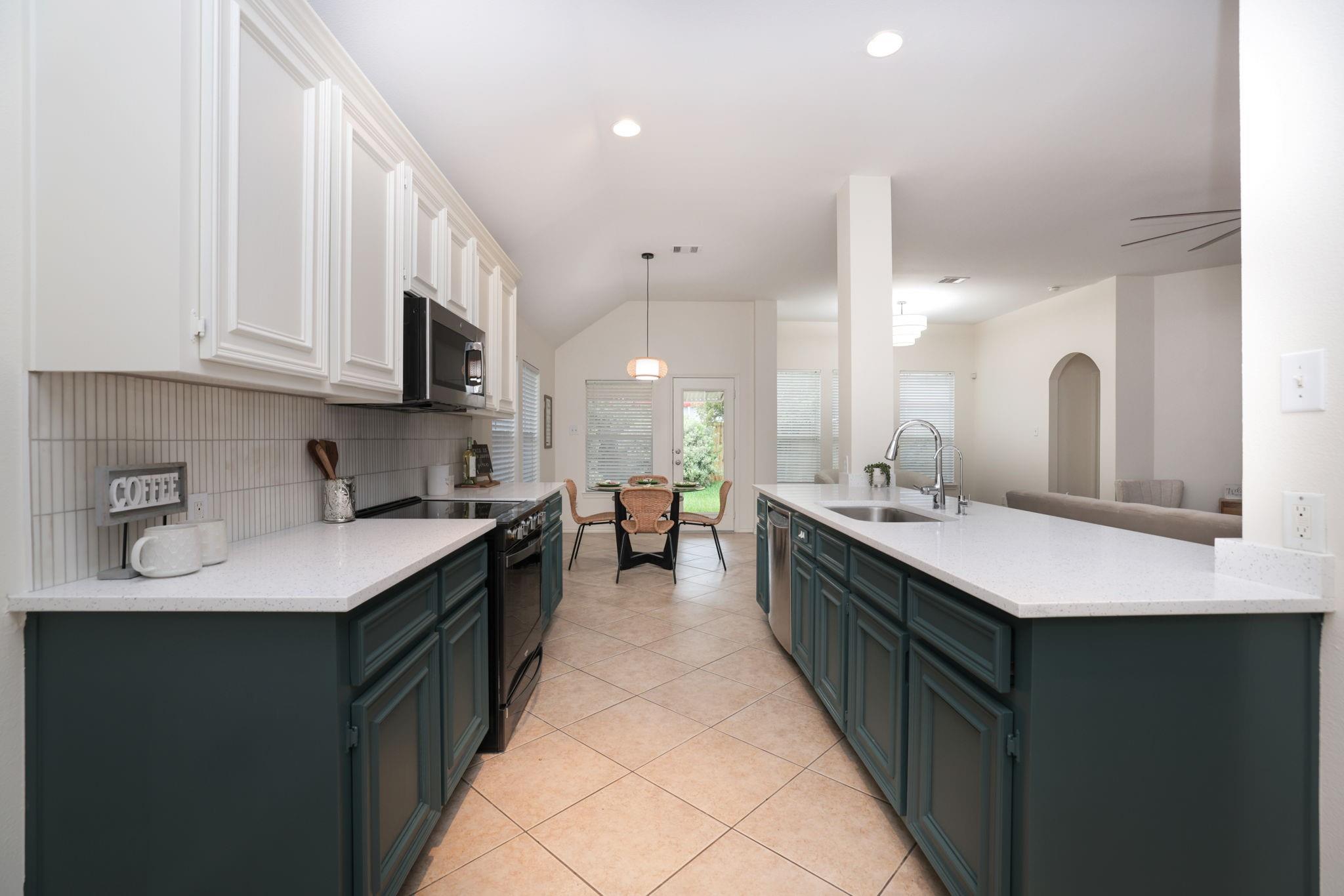 4814 Mosaic Canyon Court