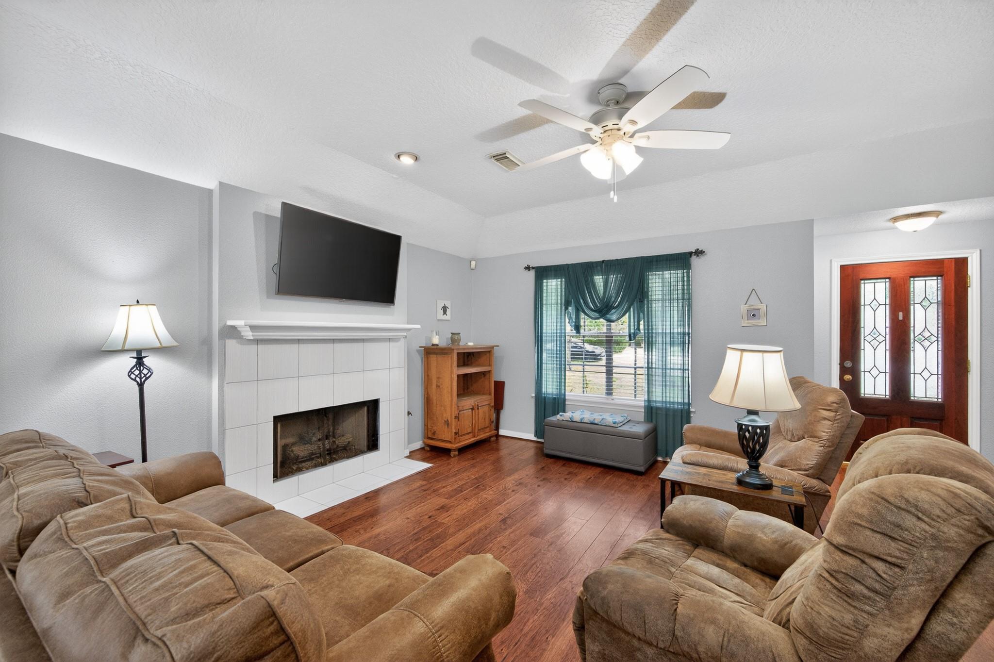 1017 Pin Oak Drive