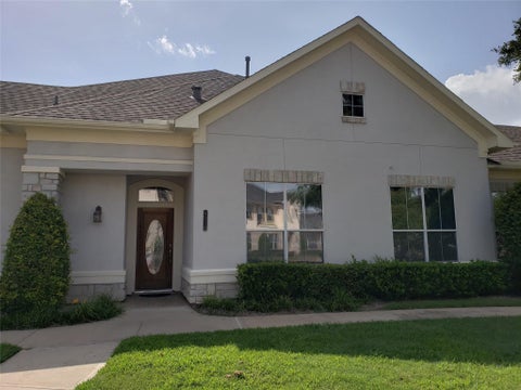 Photo of 4330 Lake Run Drive, Sugar Land, TX 77459 (MLS # 88747606)