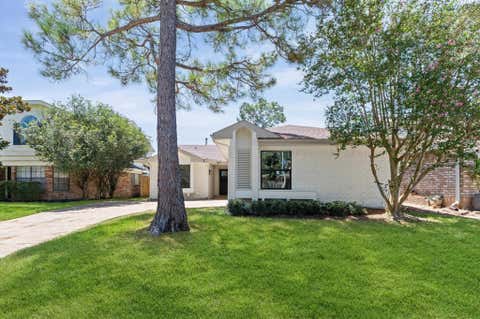 Photo of 12823 Ashford Hills Drive Drive, Houston, TX 77077 (MLS # 52685890)