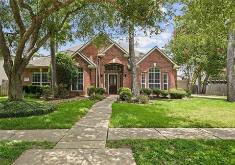 Photo of 705 Hidden Oak Lane, Friendswood, TX 77546 (MLS # 65724706)