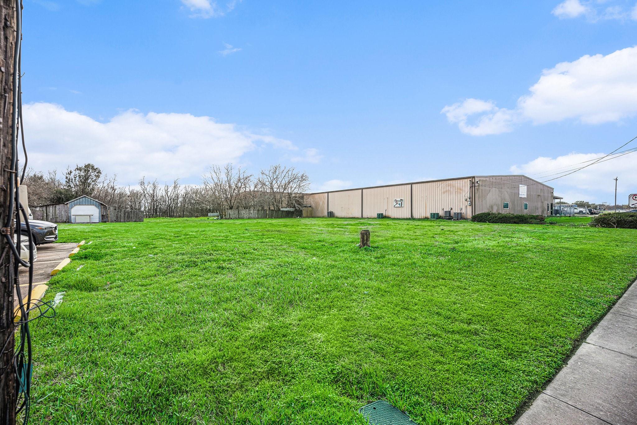 2412 Pasadena Boulevard