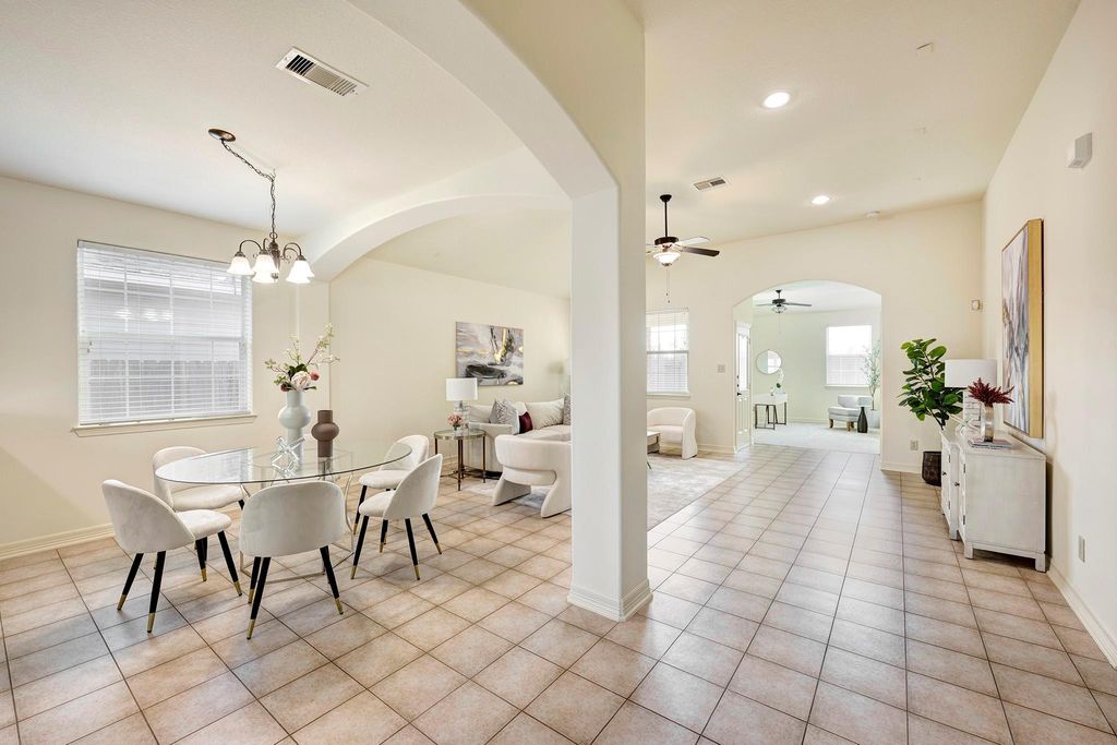 Photo of 10348 Stone Gate Drive, Conroe, TX 77385 (MLS # 98981259)