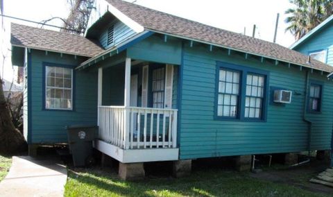 Multifamily For Sale - 3705 Winnie St<br/> Galveston, TX 77550