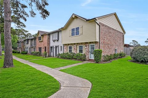 Photo of 3954 Laura Leigh Drive, Friendswood, TX 77546 (MLS # 47686489)