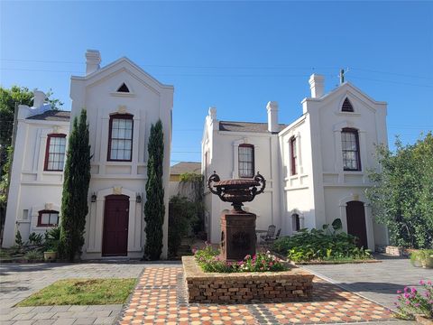 Photo of 1407 Broadway Street, Galveston, TX 77550 (MLS # 47509147)