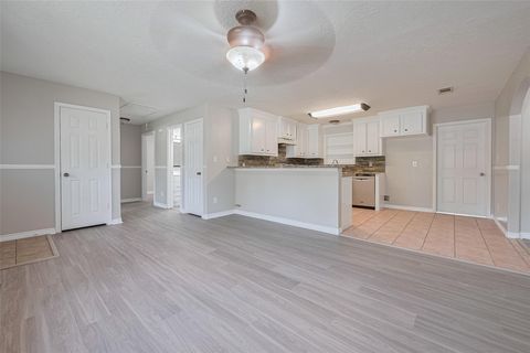 Photo of 210 N Shirley Lane, Willis, TX 77378 (MLS # 66722403)