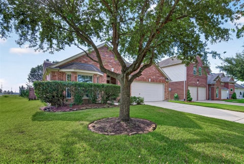 Homes For Sale - 11743 Berkway Trail<br/> Houston, TX 77065