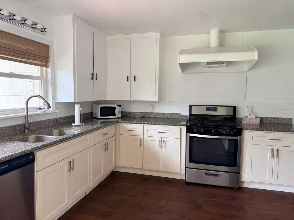 Photo of 5026 Indigo Street, Houston, TX 77096 (MLS # 3947819)