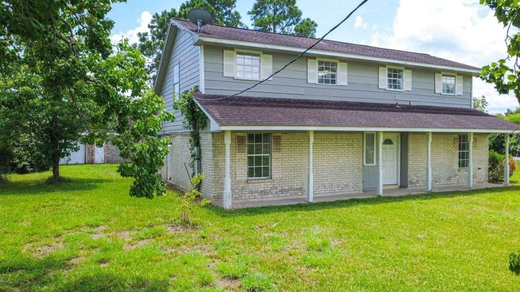 Photo of 4513 S Meadows Street, Alvin, TX 77511 (MLS # 31813660)