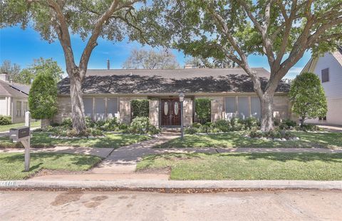 Photo of 9110 Abbeydale Drive, Houston, TX 77031 (MLS # 67511594)