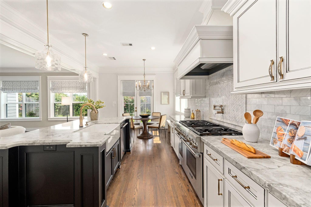 Photo of 6430 Rolla Street, Houston, TX 77055 (MLS # 6491349)