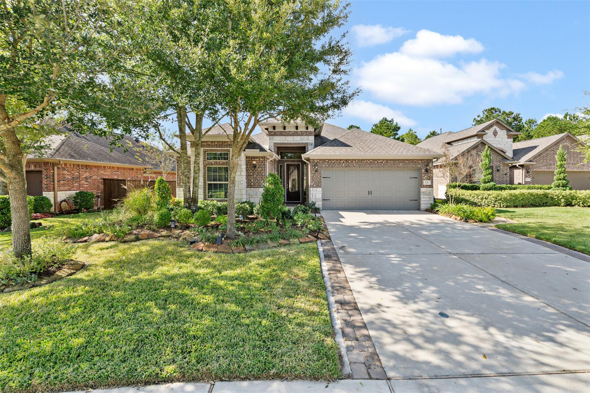 109 Crinium Lily Court