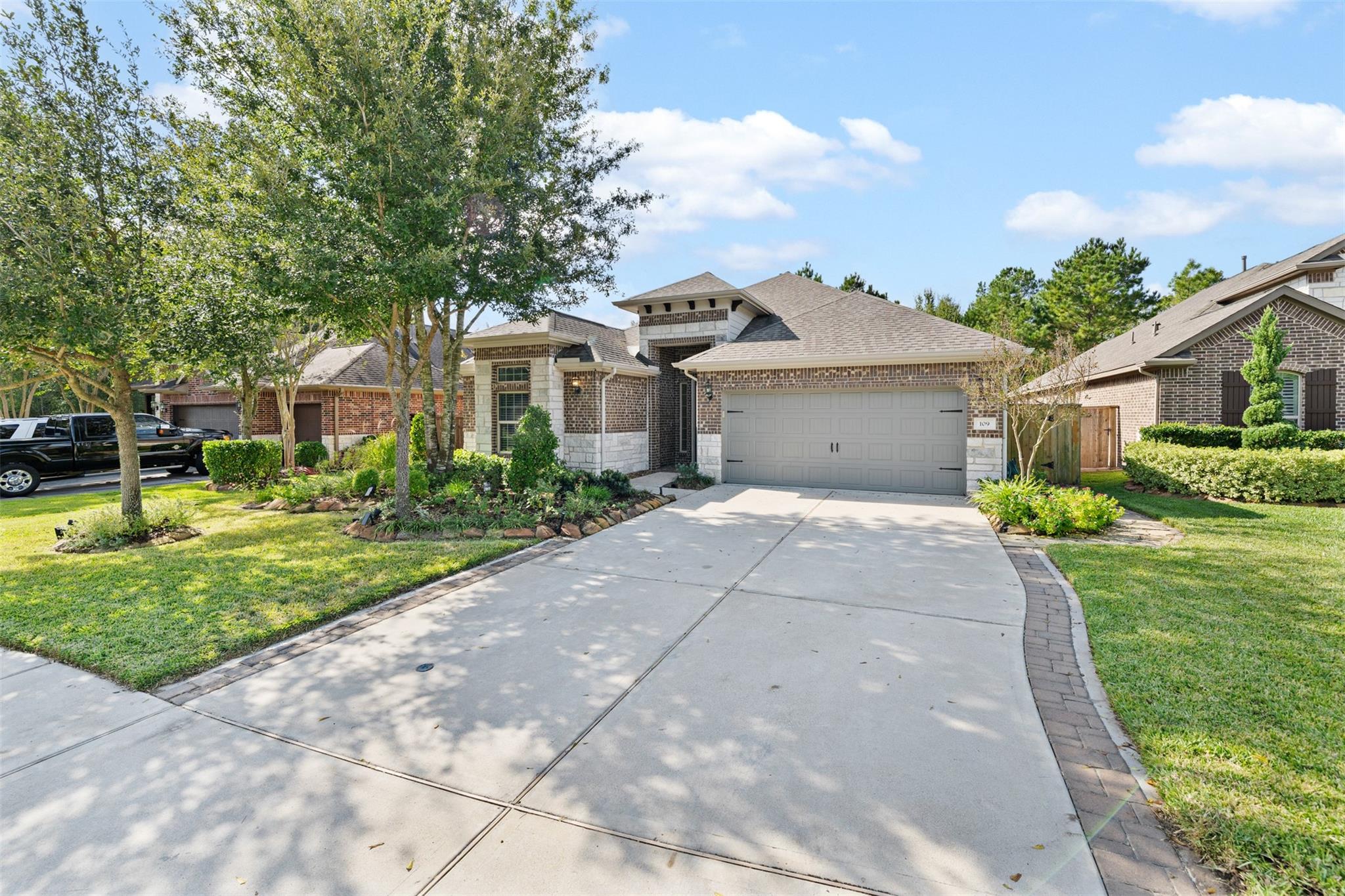 109 Crinium Lily Court