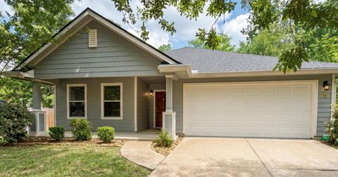 Photo of 10 Druids Glen Place, The Woodlands, TX 77382 (MLS # 83084859)