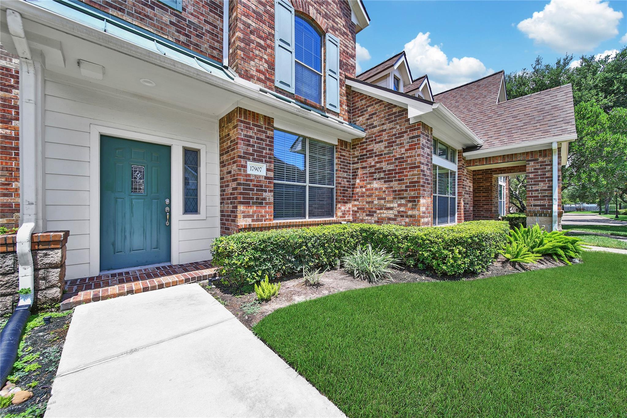 17907 Clover Hill