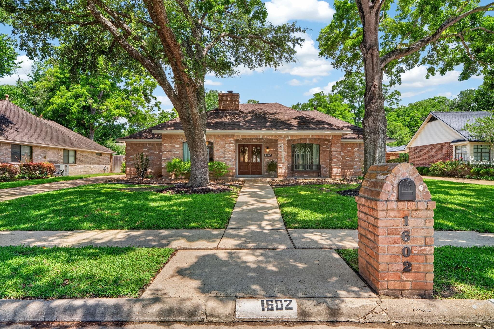 1602 S Hearthside Drive