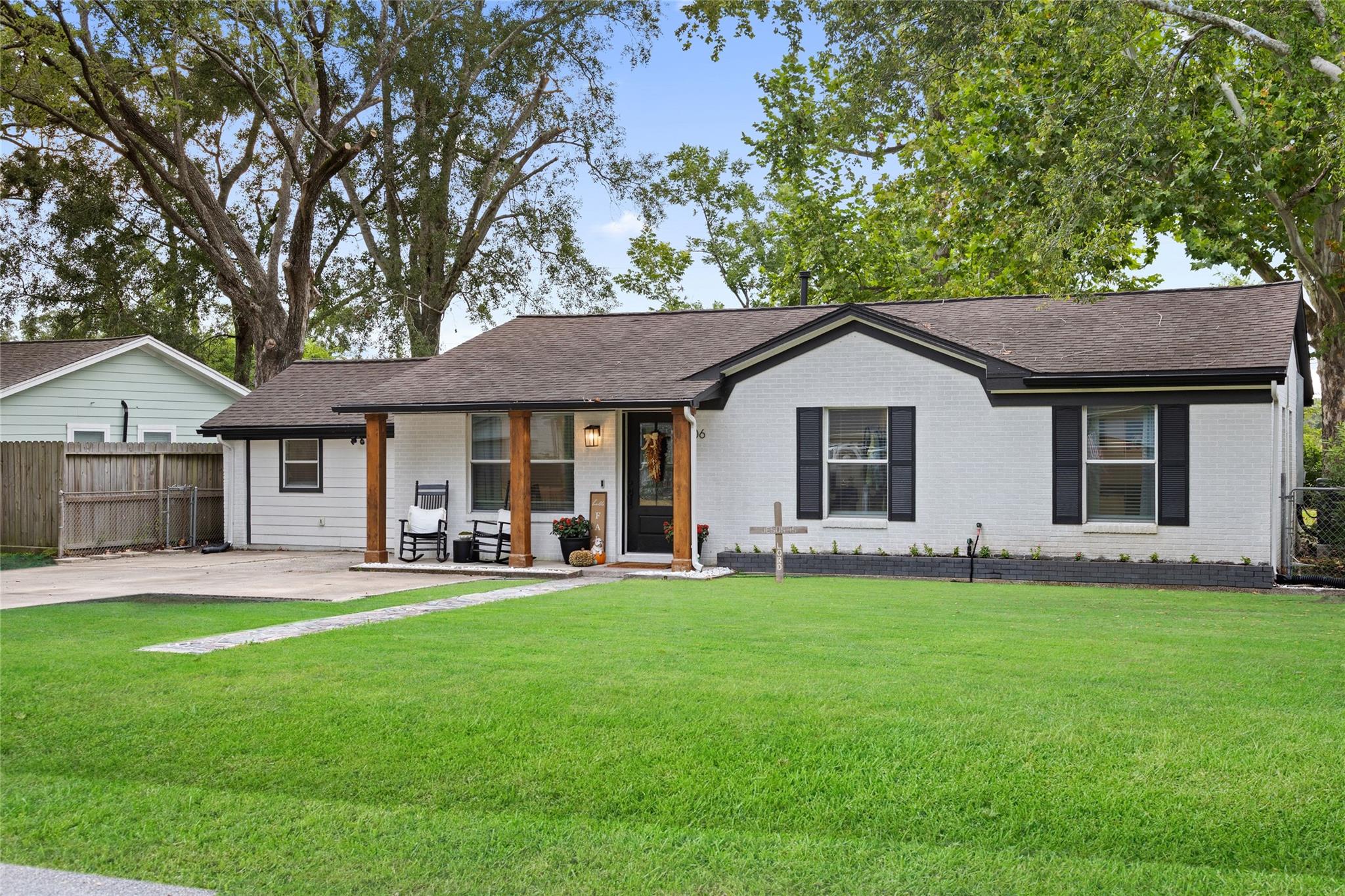206 Edens Avenue