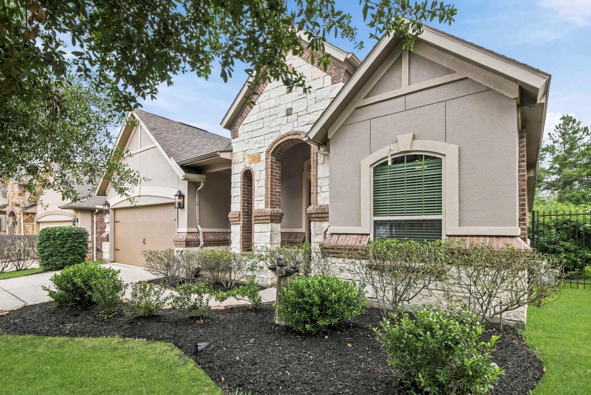 11 Whispering Thicket Place