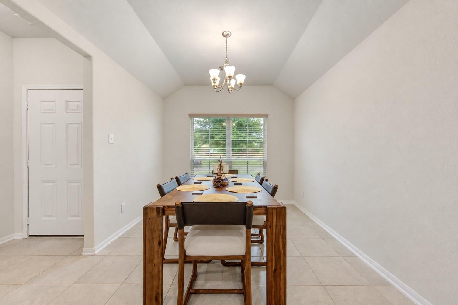 4614 Coopers Hill Trail