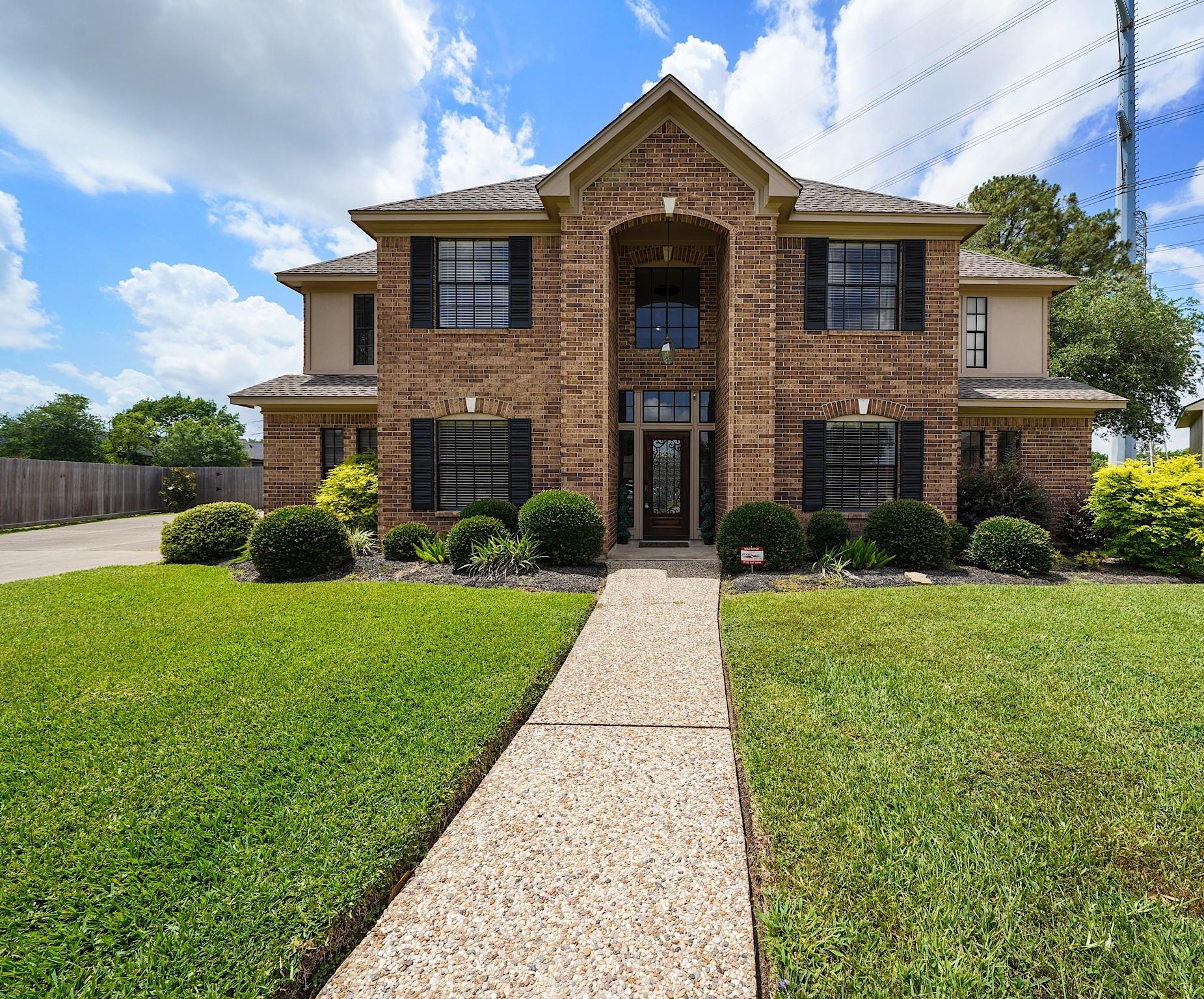 2202 Canterbury Court