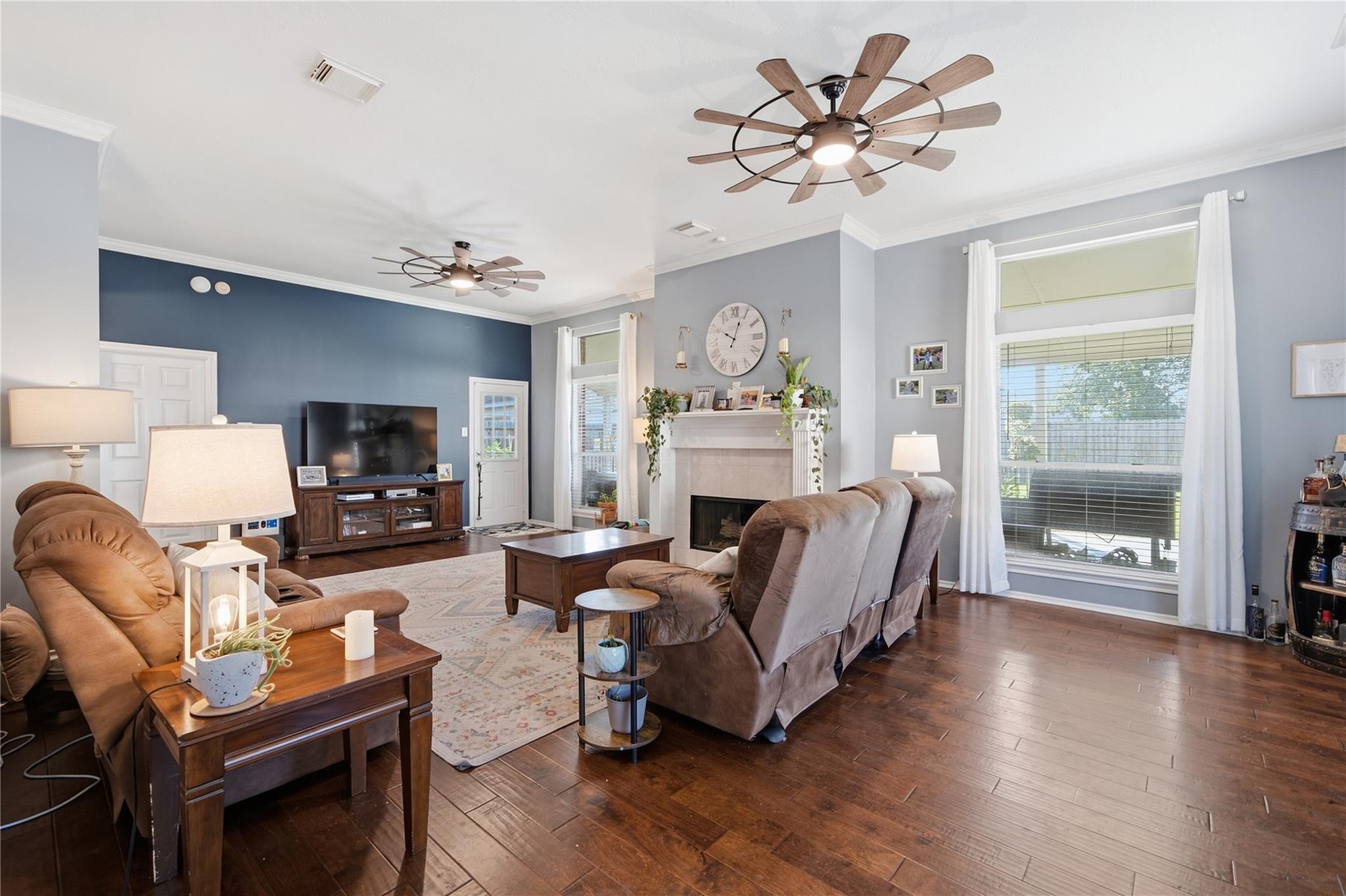 405 Regency Court