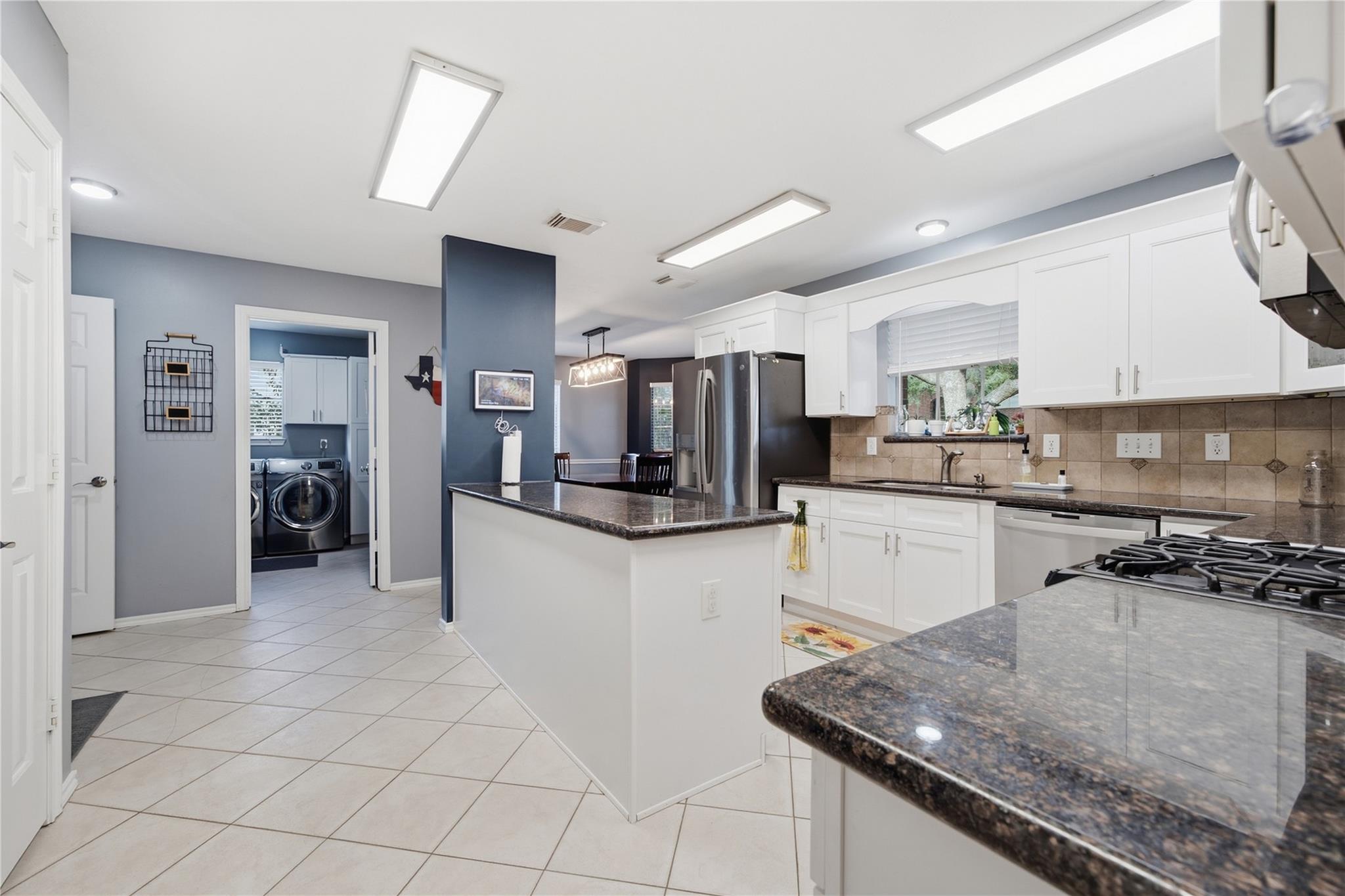 405 Regency Court