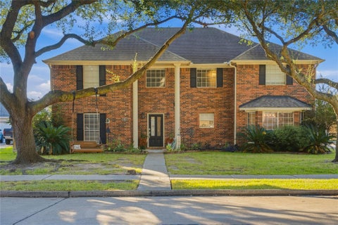 Photo of 405 Regency Court, Friendswood, TX 77546 (MLS # 84857741)