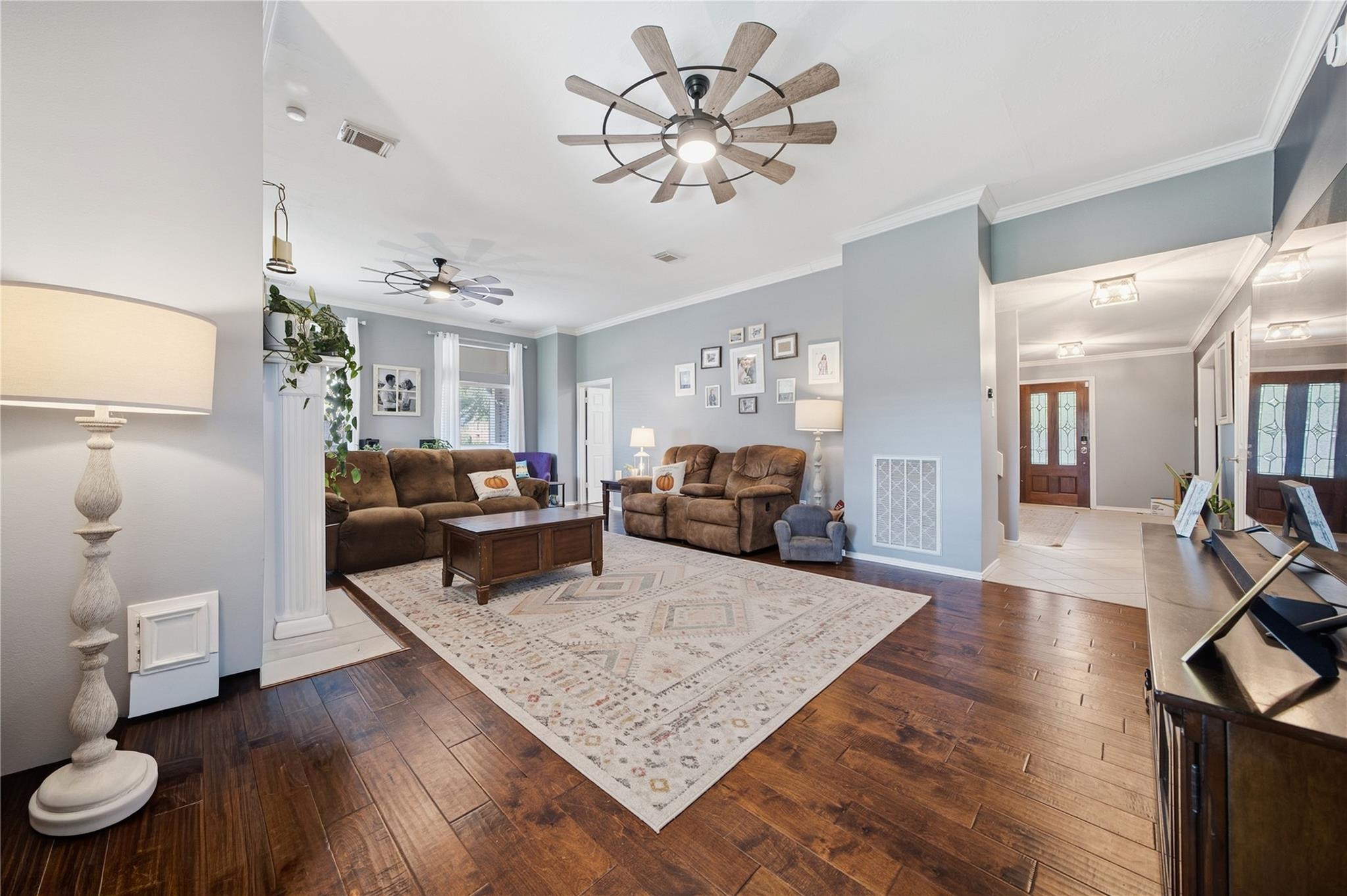 405 Regency Court