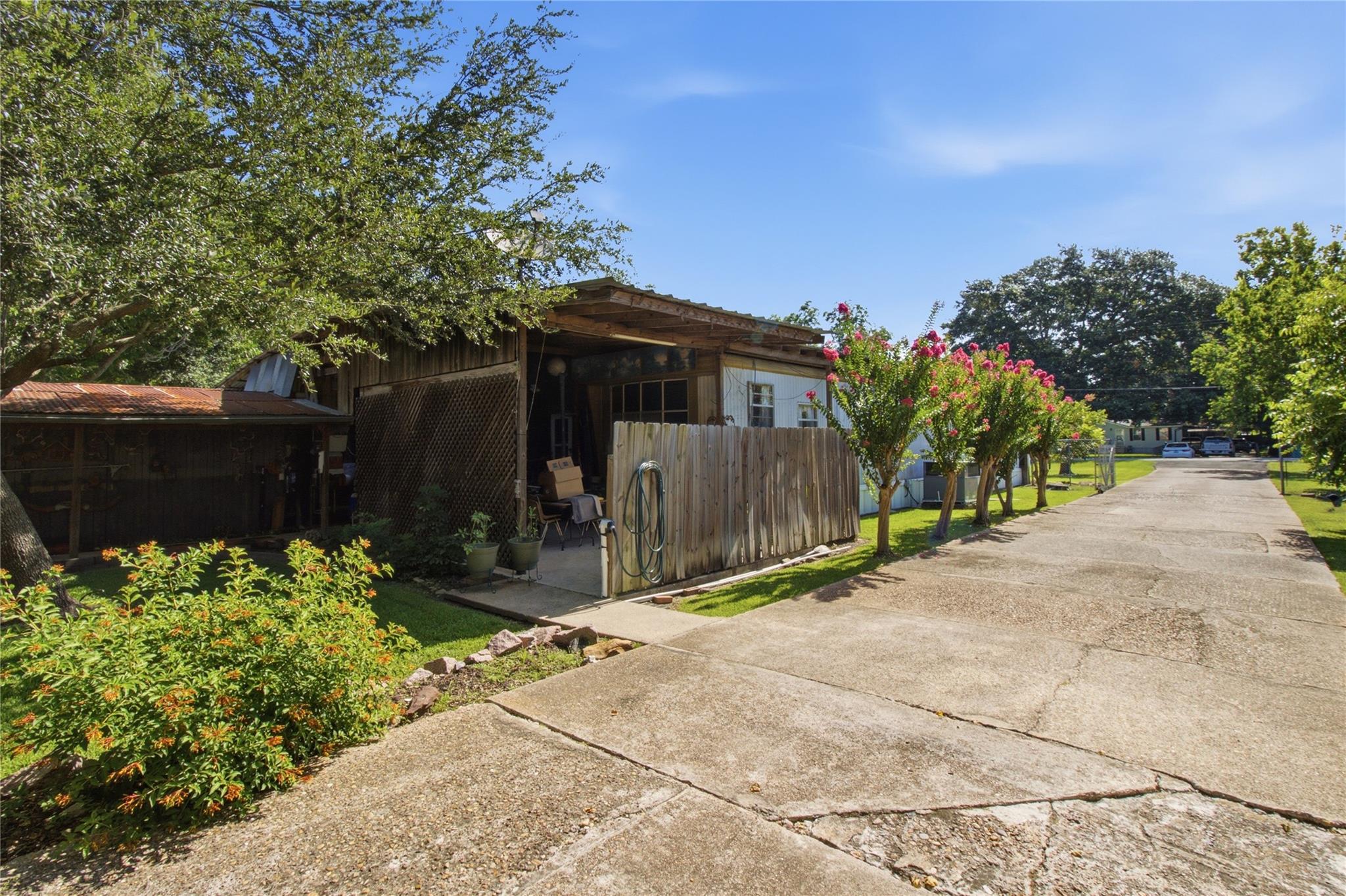 2704 Sinclair Street