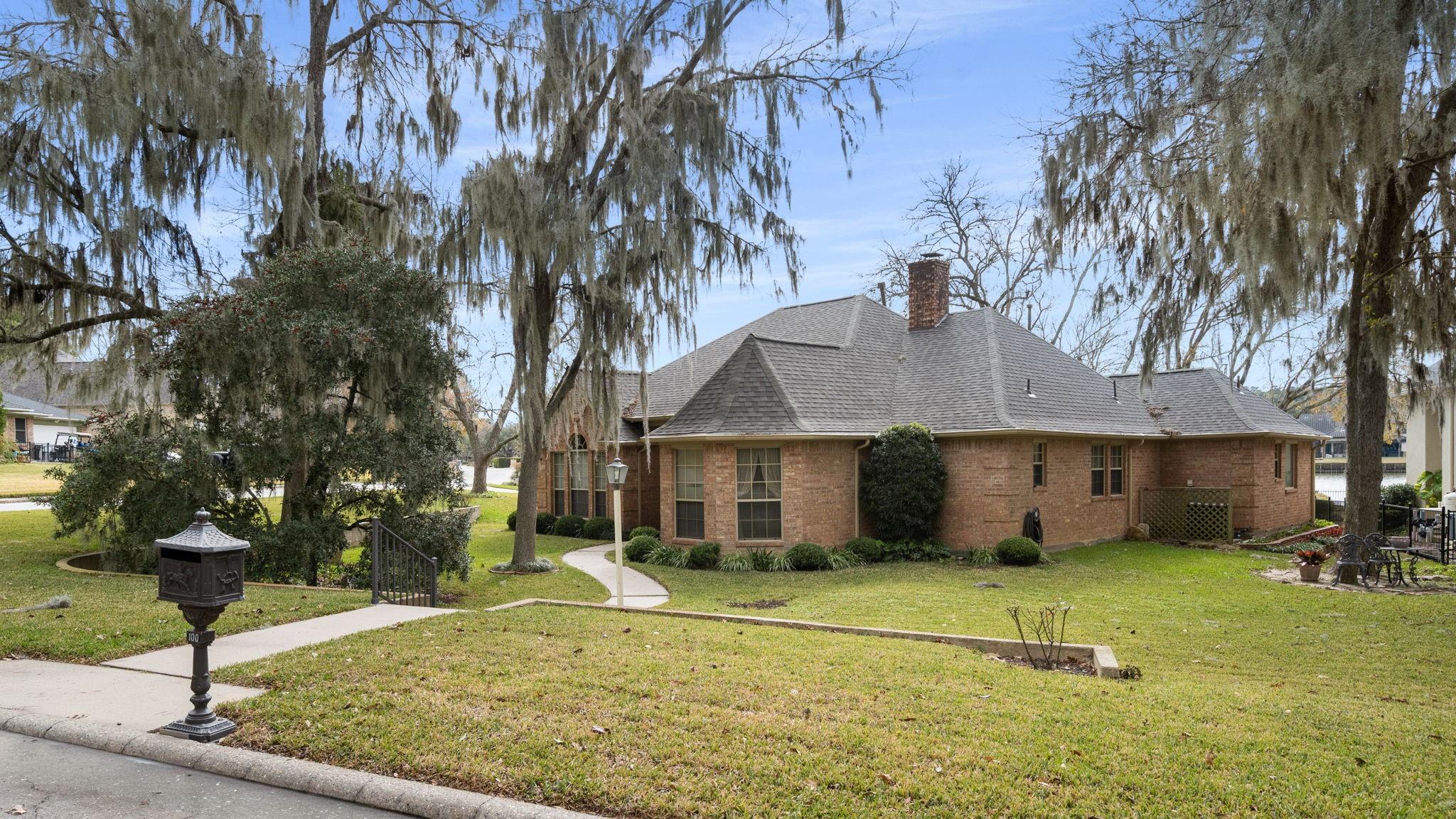 100 April Breeze Street