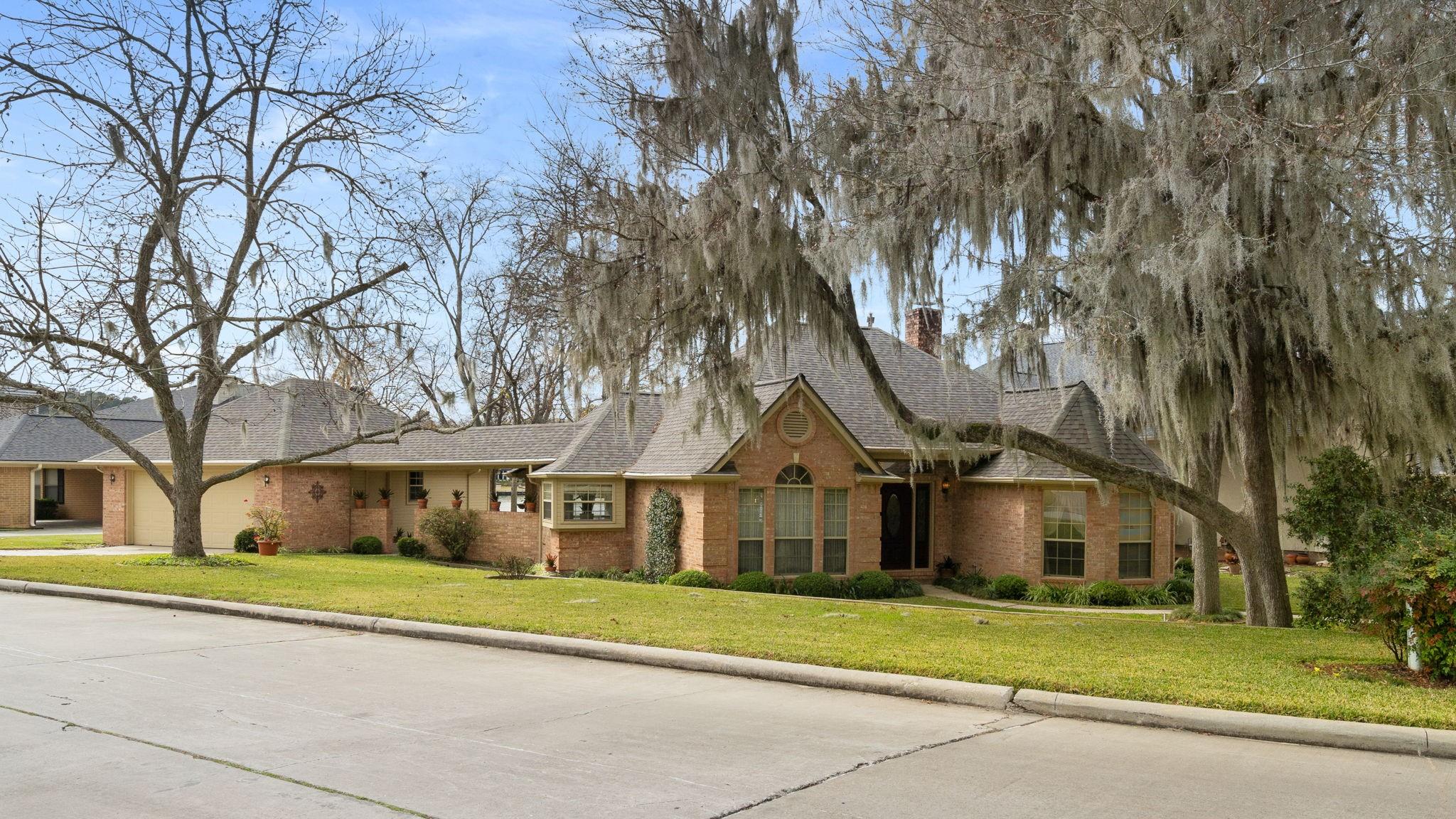 100 April Breeze Street