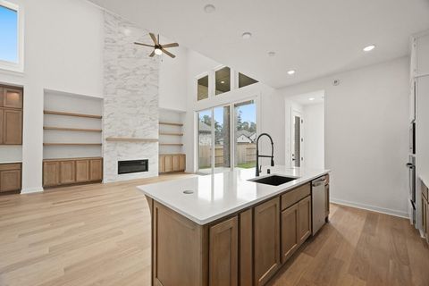 Photo of 140 Silverbow Creek Way, Conroe, TX 77304 (MLS # 18923004)