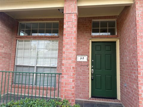 Photo of 2710 Grants Lake Boulevard #J5, Sugar Land, TX 77479 (MLS # 8490951)