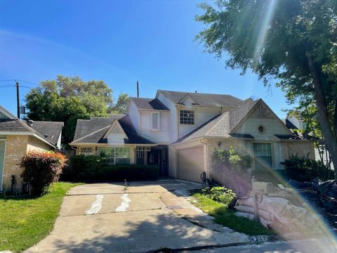 Photo of 12915 Ashford Knoll Drive, Houston, TX 77082 (MLS # 97064104)