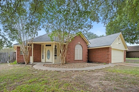 Photo of 2601 Oakwood Drive, Brenham, TX 77833 (MLS # 63834772)