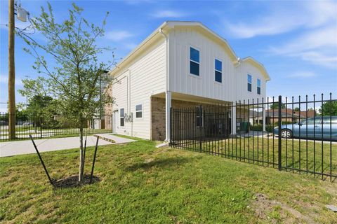 Photo of 6803 Loma Vista Street #A, Houston, TX 77085 (MLS # 59528777)
