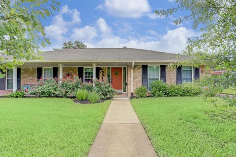 Photo of 8019 Colgate Street, Houston, TX 77061 (MLS # 41528322)