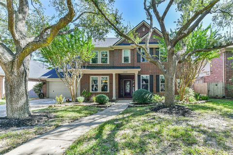 Photo of 16910 Cottonwood Way, Houston, TX 77059 (MLS # 11832415)