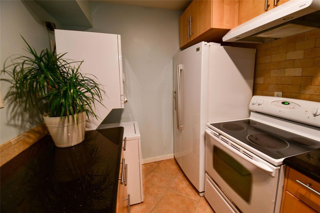 Photo of 1601 S Shepherd Drive #141, Houston, TX 77019 (MLS # 42734961)