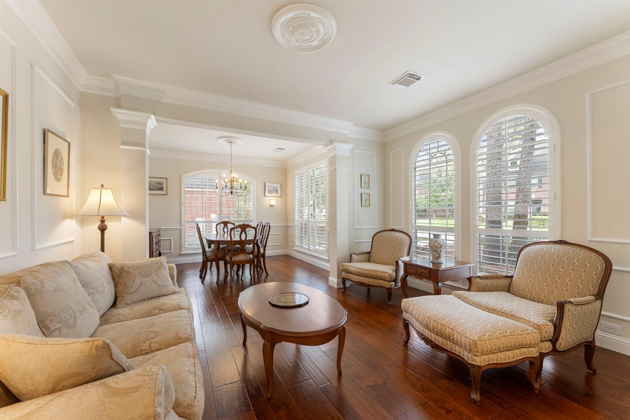 75 N Floral Leaf Circle