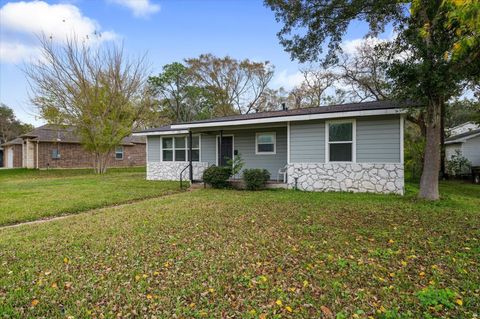 Photo of 1801 W Houston Drive, La Marque, TX 77568 (MLS # 54660708)