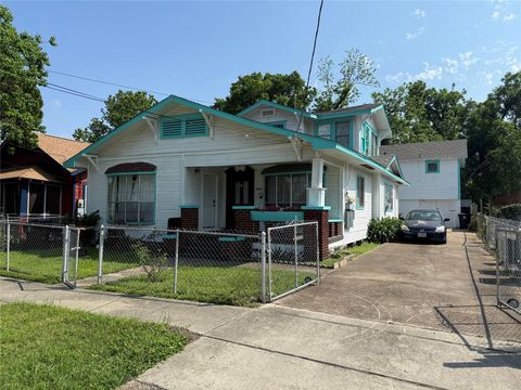 Photo of 6636 Sherman Street, Houston, TX 77011 (MLS # 97857726)