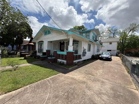 Photo of 6636 Sherman Street, Houston, TX 77011 (MLS # 97857726)