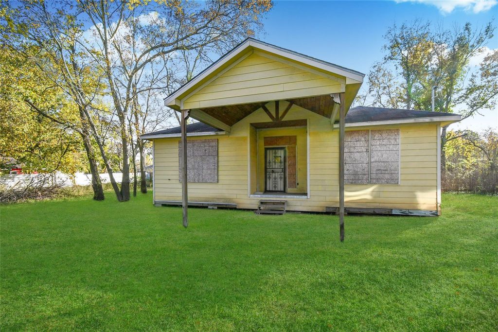 Photo of 1039 Marcolin Street, Houston, TX 77088 (MLS # 83551444)