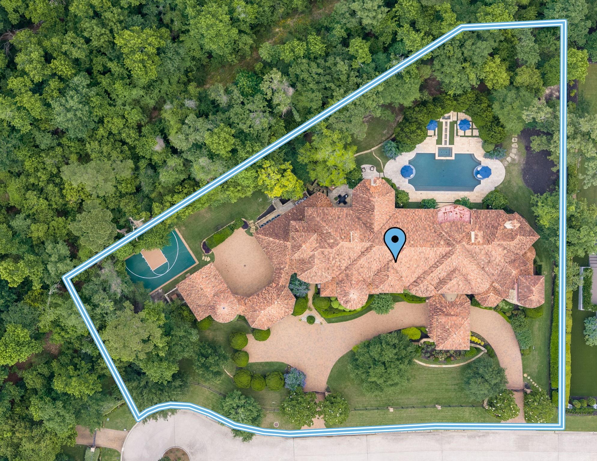 66 Hallbrook Way