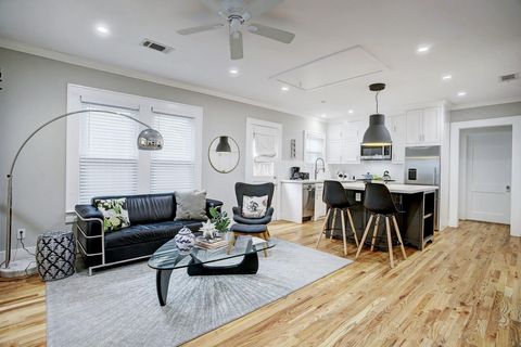 127 Payne Street Houston TX 77009
